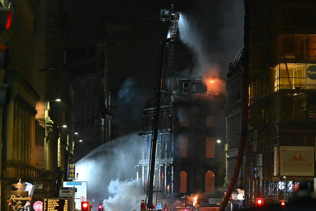 Un incendio en el centro de Glasgow calcina una cúpula victoriana