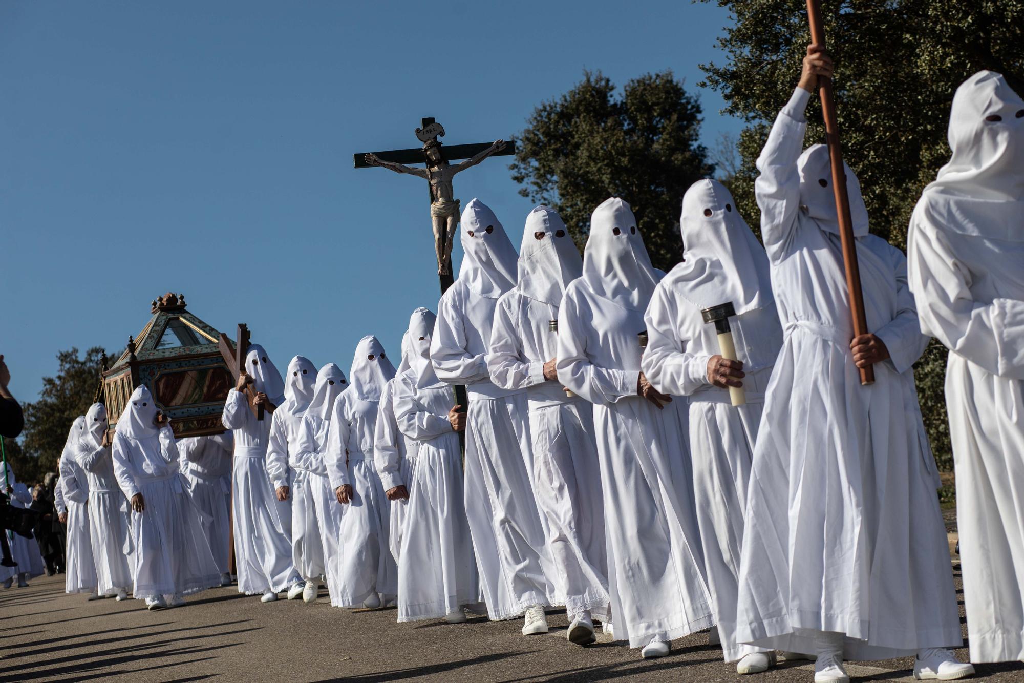 GALERÍA | La procesión del Santo Entierro de Bercianos de Aliste, en imágenes