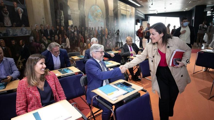 El Gobierno reabre el debate sobre la apertura de las tiendas en los días festivos