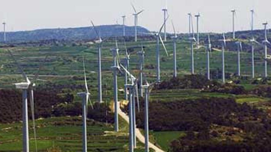 Extremadura contará con 26 parques eólicos al autorizar hoy tres nuevos