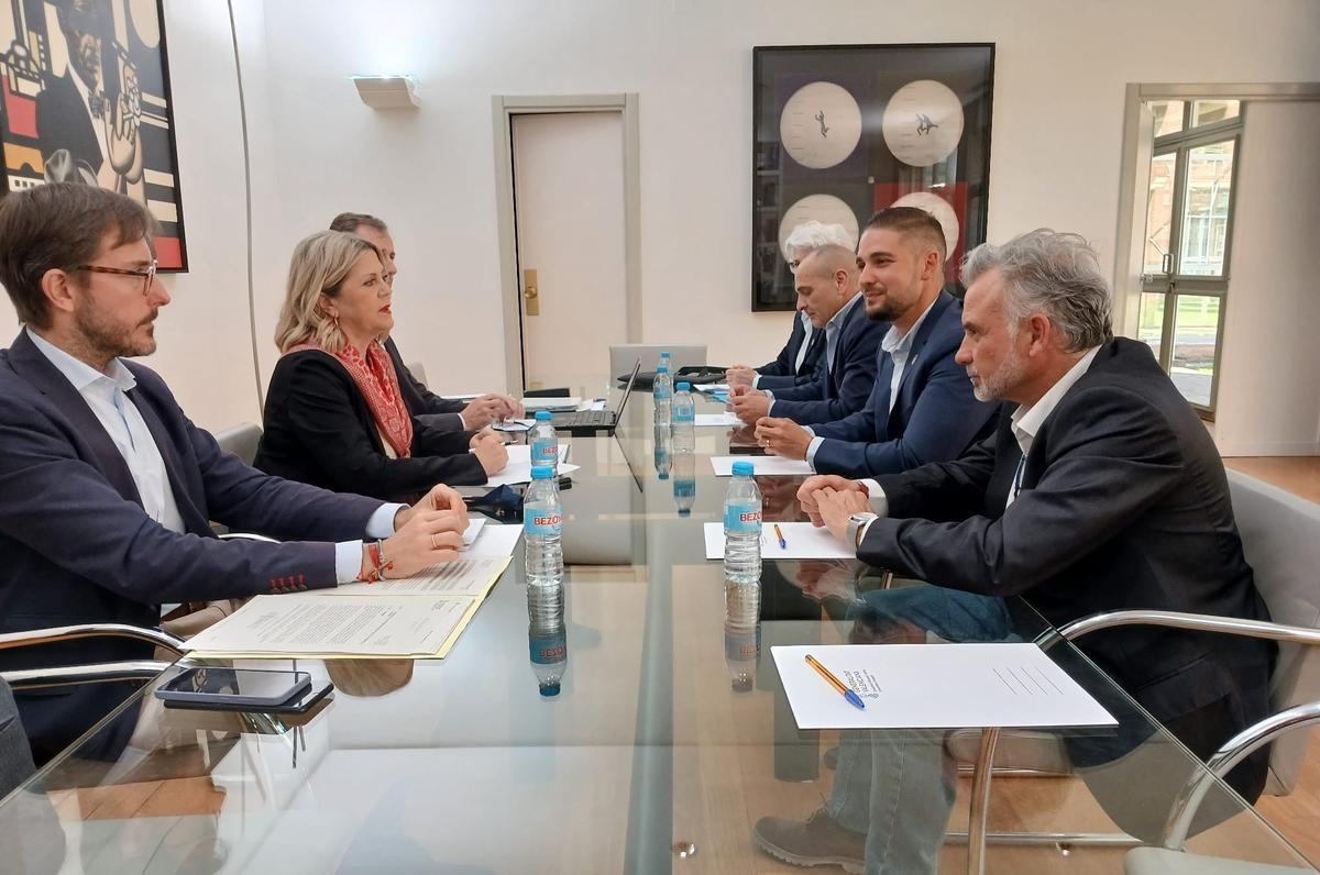 La reunión mantenida el pasado martes del Ayuntamiento de Nàquera con la Conselleria de Educación.