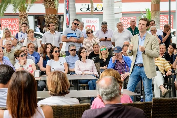 Pablo Casado (PP) hace campaña en Canarias