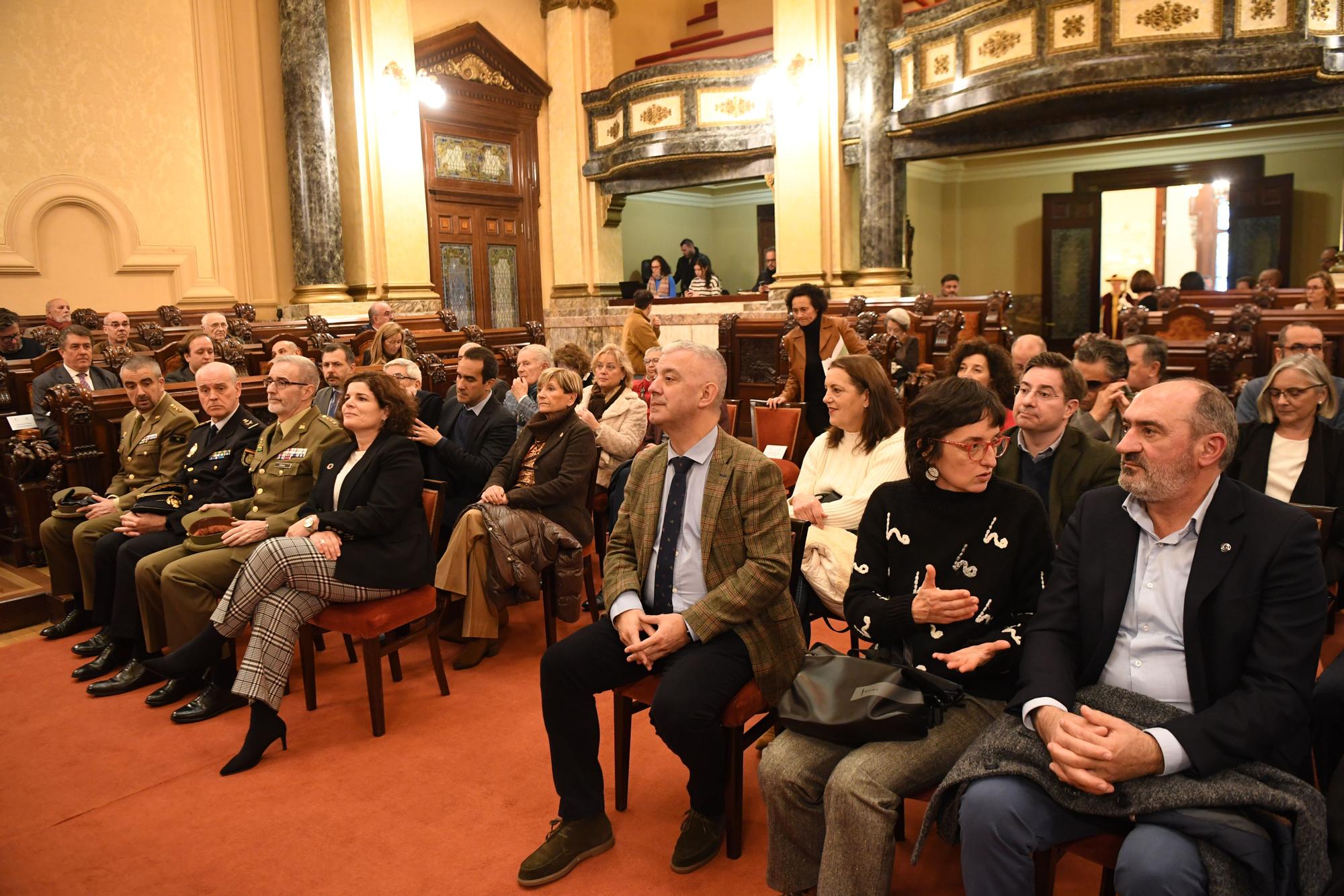 Homenaje a Manuel Murguía en el salón de plenos del Ayuntamiento