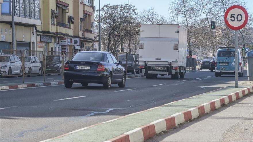 Choca contra un coche en Hernán Cortés al ir bebido