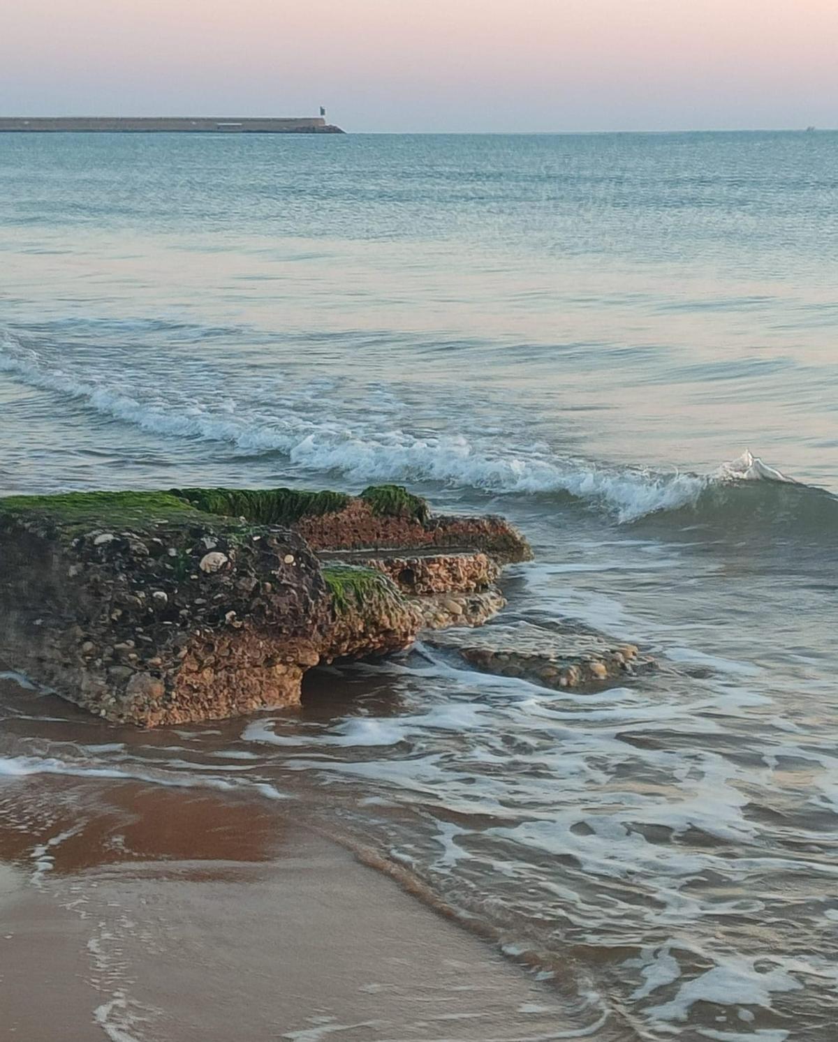 Restos de la Guerra Civil encontrados en la playa de Daimús.