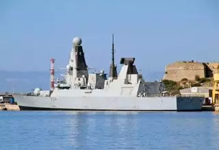 Atraca por primera vez en el puerto de Palma el destructor británico ‘Diamond’