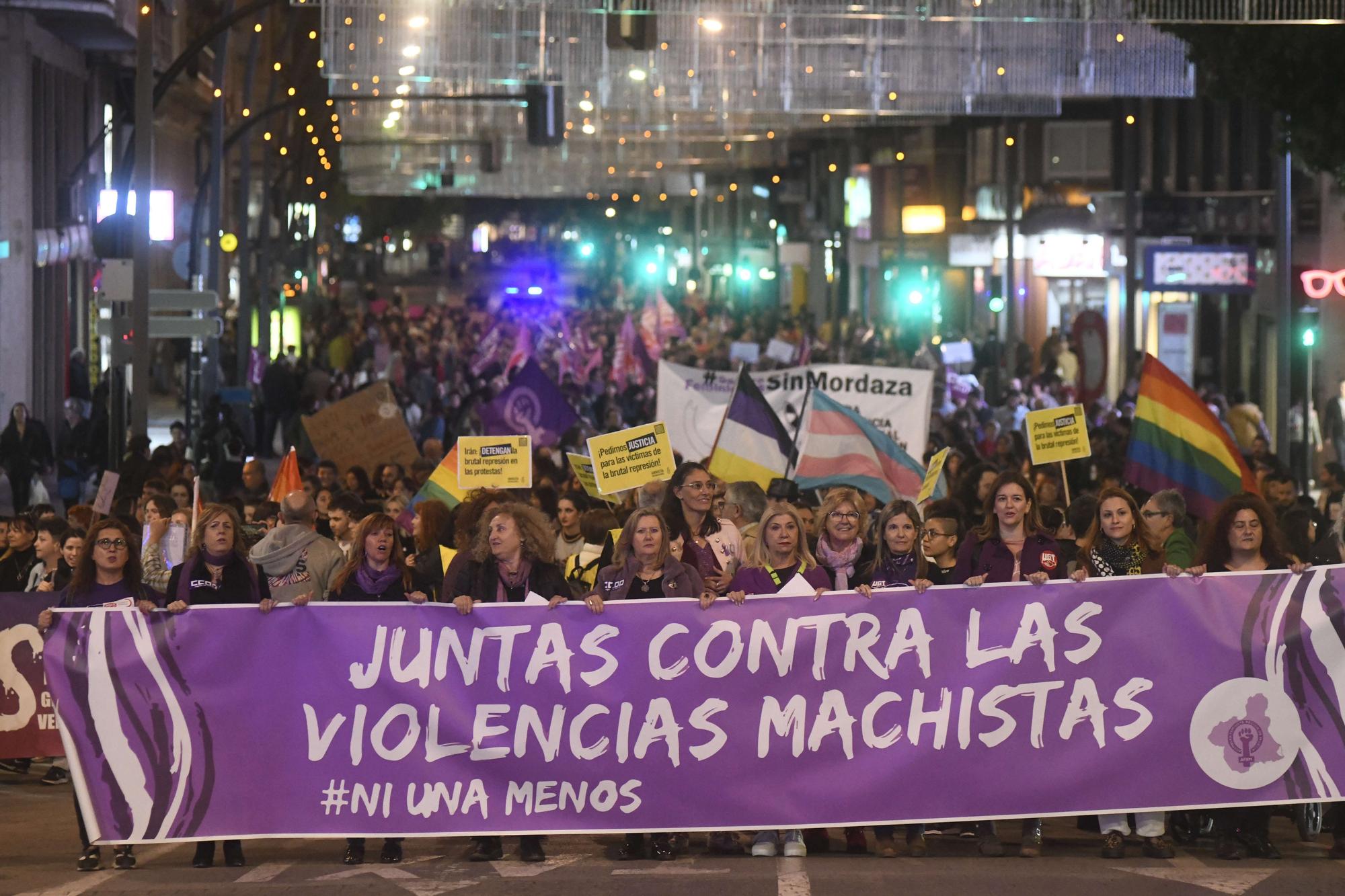 Las imágenes de la manifestación contra la violencia machista en Murcia