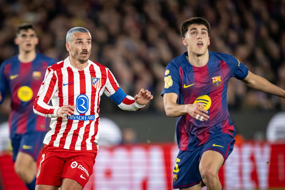 03/03/2026 March 3, 2026, Barcelona, Spain: Pau Cubarsi (FC Barcelona) and Antoine Griezmann (AtlĂtico de Madrid) seen in action during a Copa del Rey match between FC Barcelona and Atletico de Madrid at Spotify Camp Nou. Final Score: FC Barcelona 3:0 Atletico de Madrid DEPORTES Europa Press/Contacto/Felipe Mondino