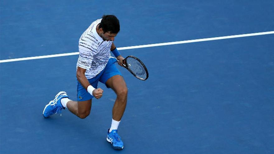 Djokovic supera a Querrey en dos sets