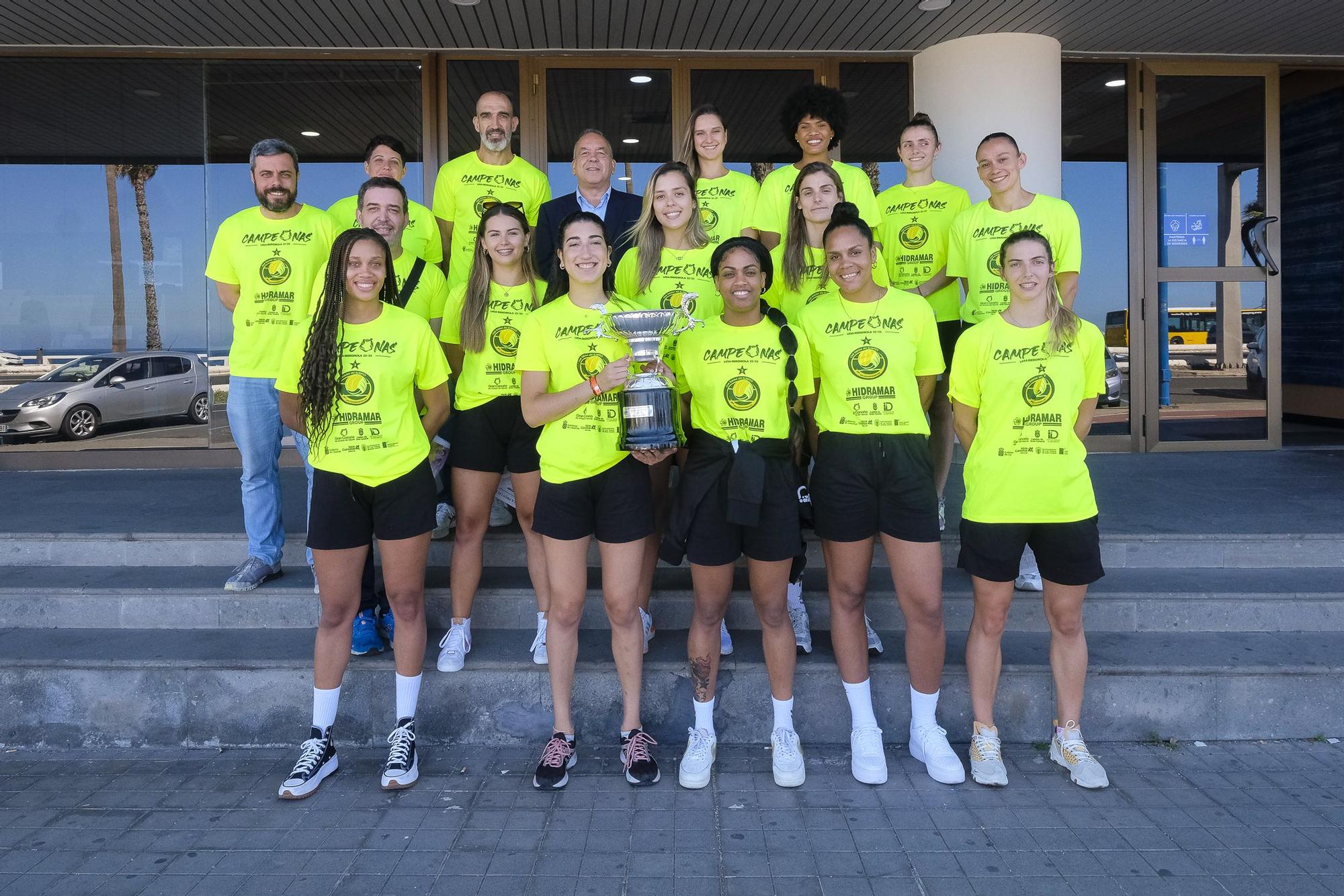 La plantilla del Hidramar Gran Canaria, campeonas de liga, visita la redacción de LA PROVINCIA