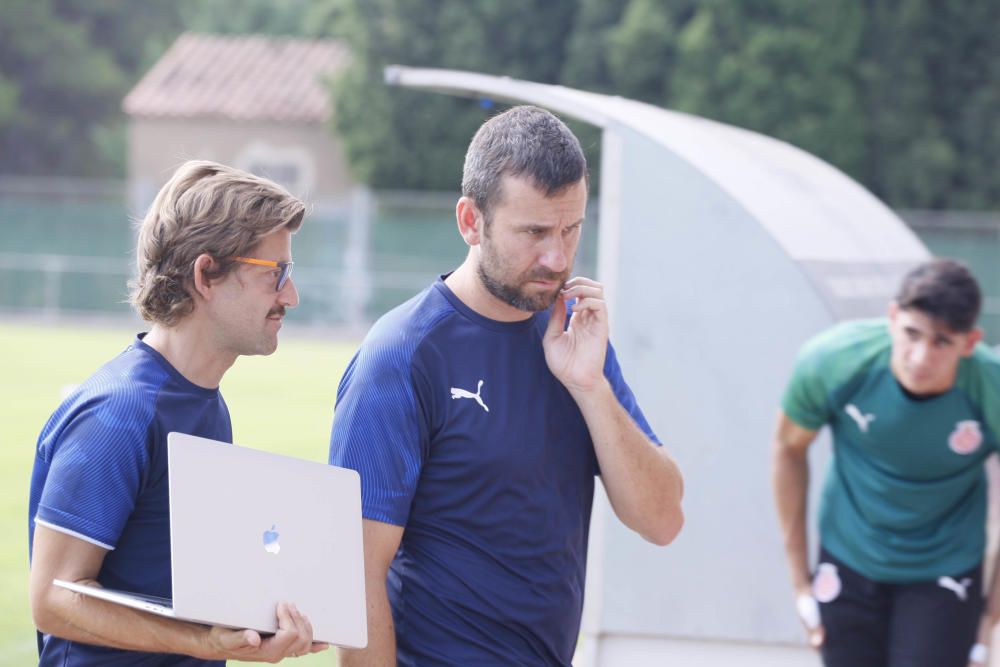 Entrenament de portes obertes del Girona FC a l'Escala