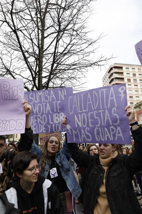 8-M en Asturias: Concentración feminista en la plaza mayor de Gijón