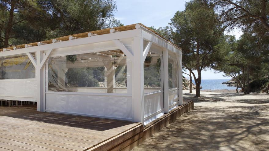 Warum die Sache mit den Strandbuden, Liegen und Sonnenschirmen auf Mallorca so verkorkst ist