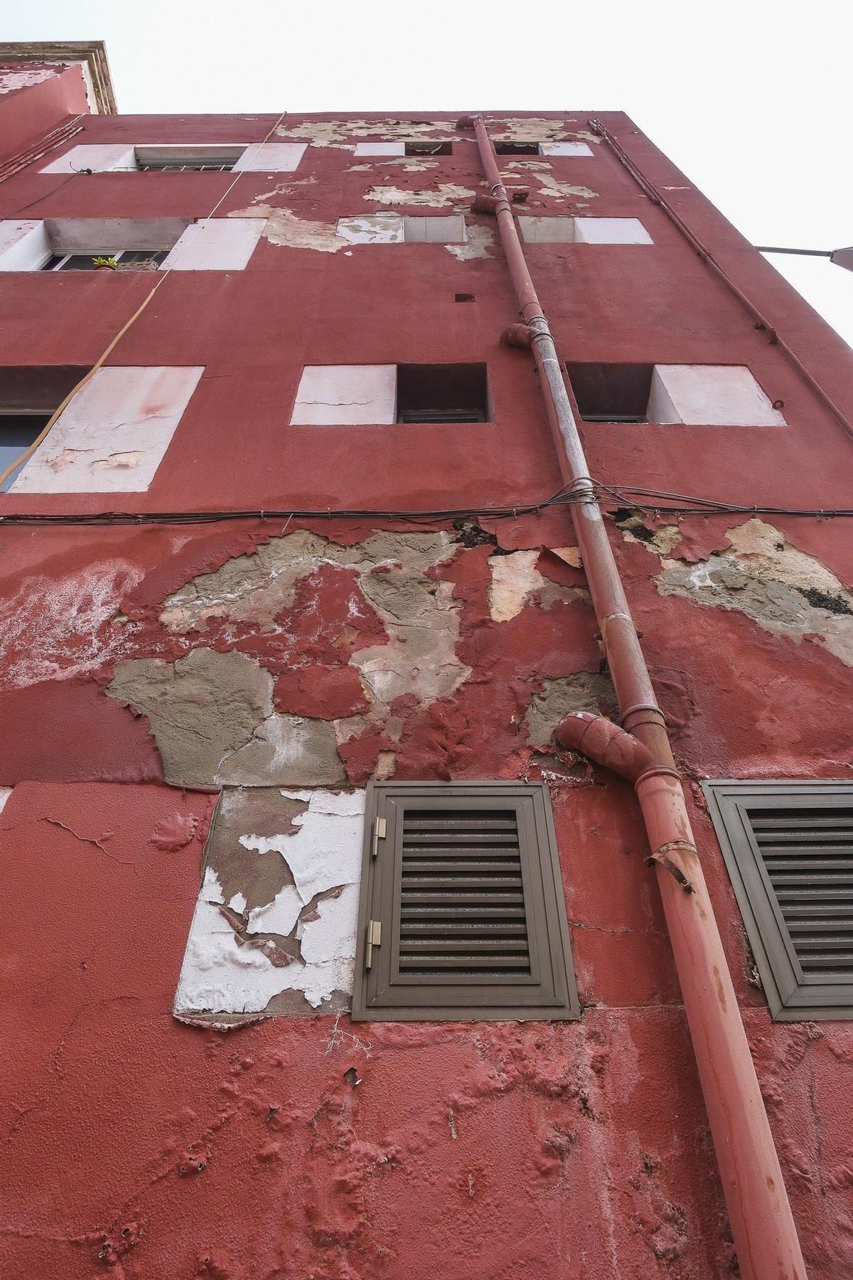 Viviendas de Grupo Sanz Orrio en La Isleta en malas condiciones