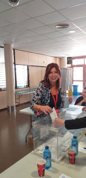 Yolanda Sánchez (PSPV) vota en Albalat.