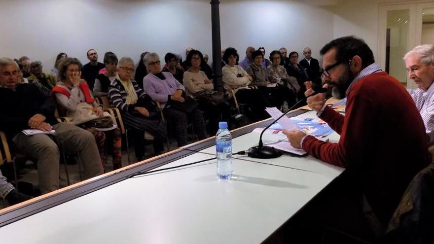 Xavier Melloni a la presentació de l&#039;última agenda que va omplir el Casino de Manresa