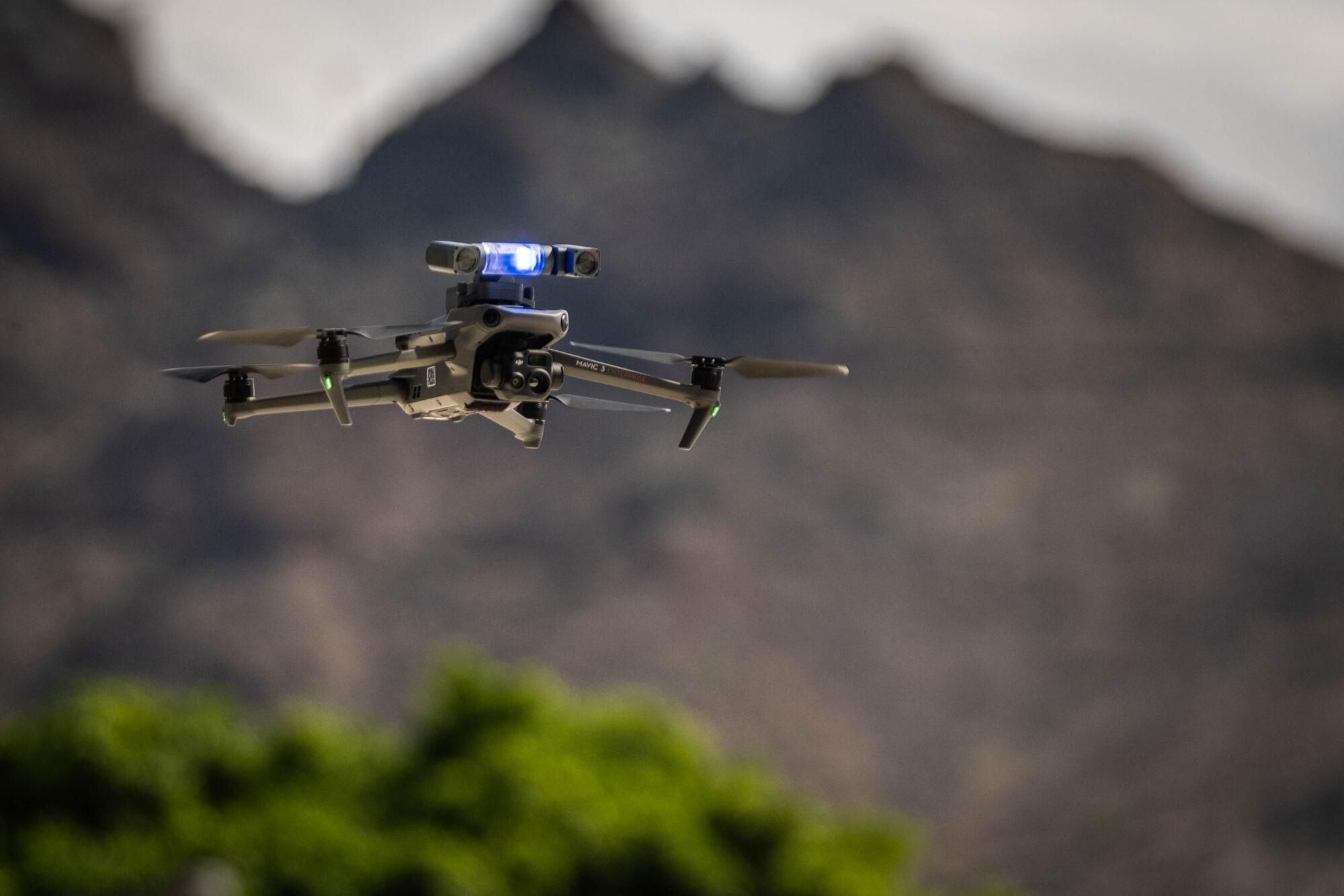 Presentación de los nuevos drones que usarán la Policía Local y Protección Civil de Santa Cruz de Tenerife. 