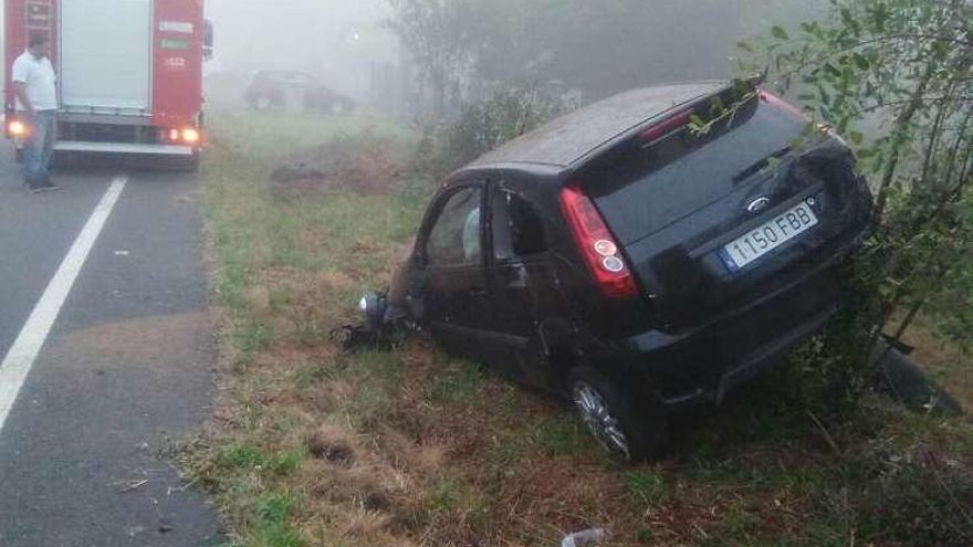 Una mujer resulta herida en una salida de vía a la altura de Rodeiro