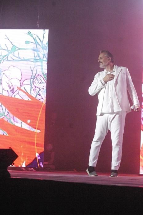 CONCIERTO DE MIGUEL BOSE EN EL PABELLON GRAN ...