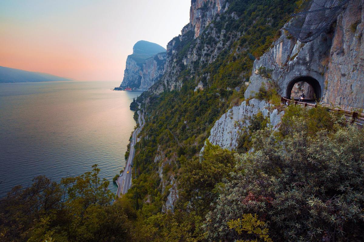 La Strada della Forra al atardecer