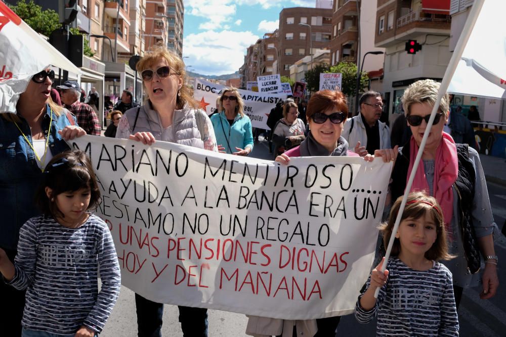 La manifestación del Primero de Mayo saca a la calle a 3.000 personas en Elche