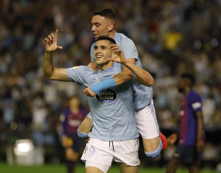 El Celta tumba al Barça y acaricia la permanencia. // A. Villar | J. Lores