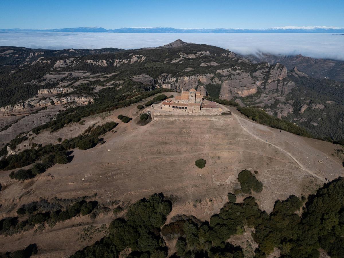 El paisaje de la famosa montaña de La Mola, que tiene un cierre anunciado