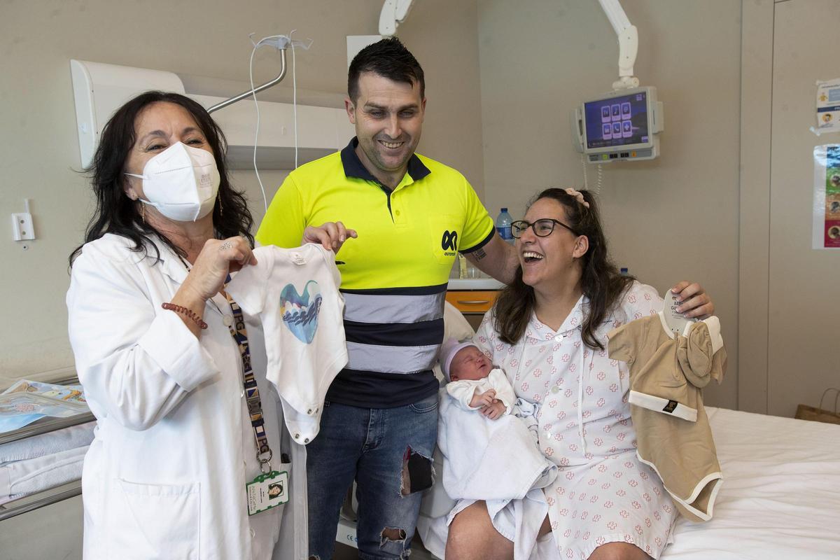 Kyliam, el primer bebé de 2024 nacido en un hospital de Vigo