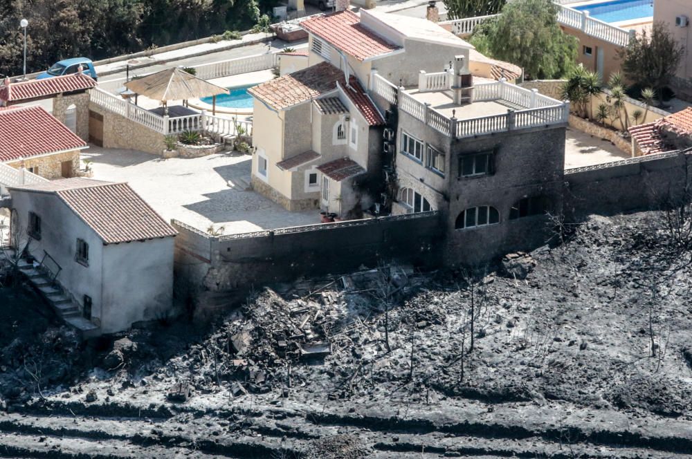 Vistas aéreas del incendio de Benitachell