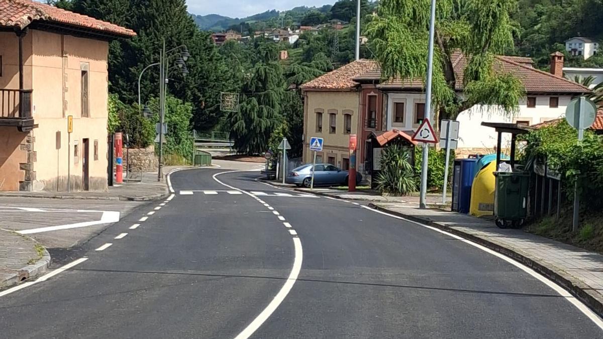 La carretera ya arreglada, en la zona de Entralgo, en el entronque con el Corredor del Nalón.