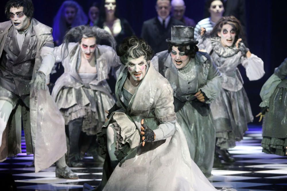 La comedia musical de Broadway llega a Málaga para ofrecer 31 funciones en las que los espectadores podrán acompañar a estos peculiares personajes a través de sus divertidamente tétricas historias