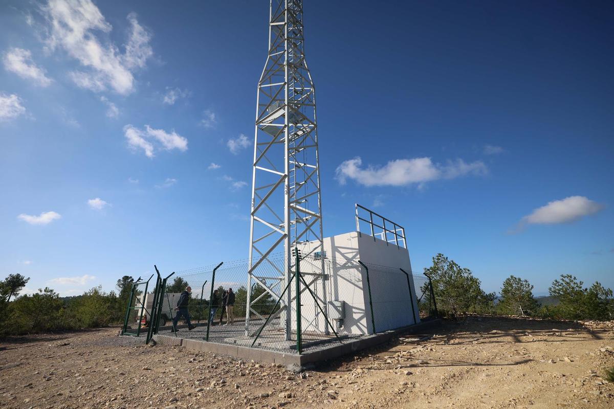 Una nueva antena para ‘iluminar’ las telecomunicaciones en sa Cala y Sant Joan Una nueva antena para ‘iluminar’ las telecomunicaciones en sa Cala y Sant Joan