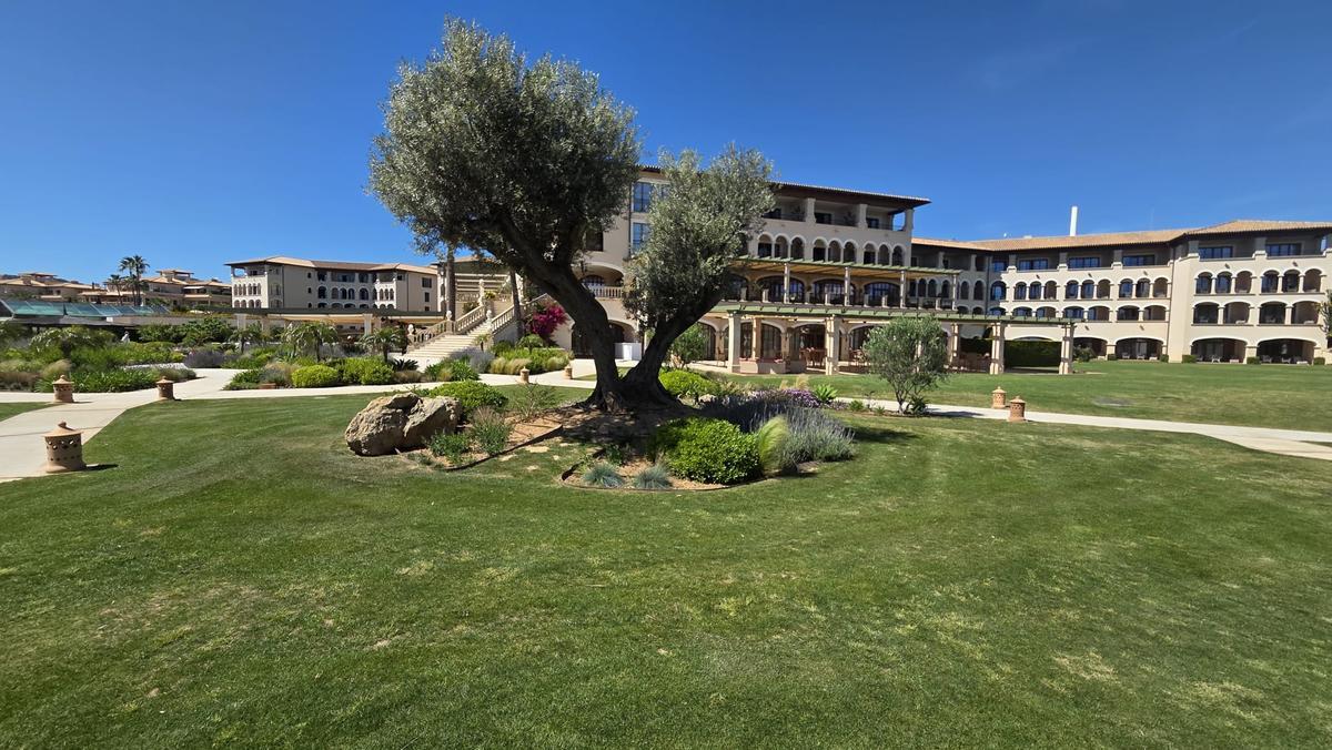 El hotel de máximo lujo se encuentra situado en la zona de Punta Negra, en Calvià