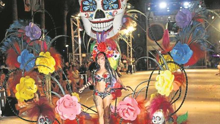 La lluvia desluce la gala de las reinas del Summer Carnaval