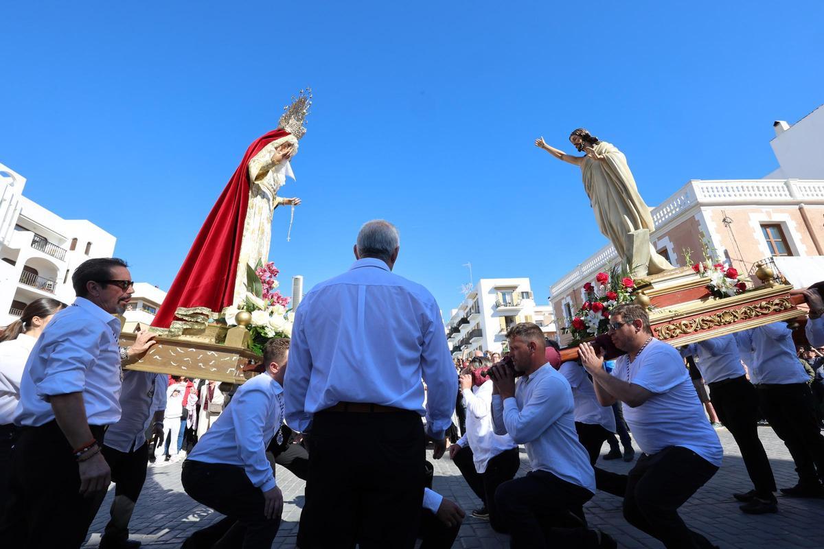 Mira todas las imágenes de la Procesión del Santo Encuentro en Santa Eulària Mira todas las imágenes de la Procesión del Santo Encuentro en Santa Eulària