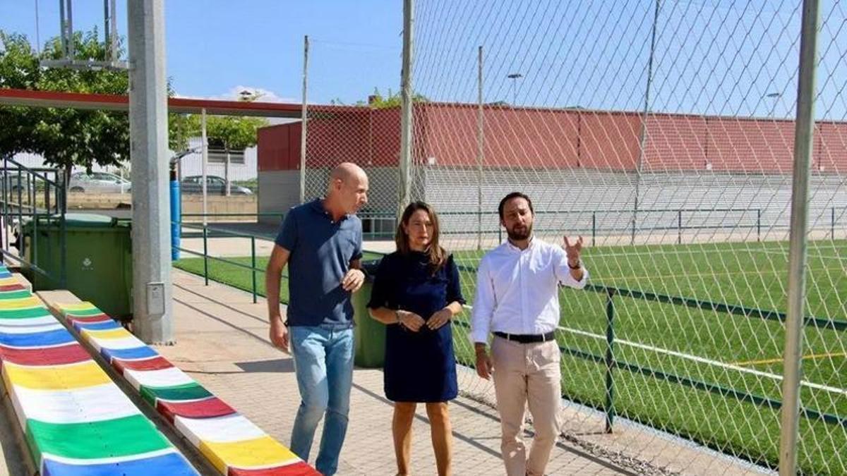 La concejala de Deportes, Maica Hurtado, durante una visita a una de las instalaciones deportivas municipales