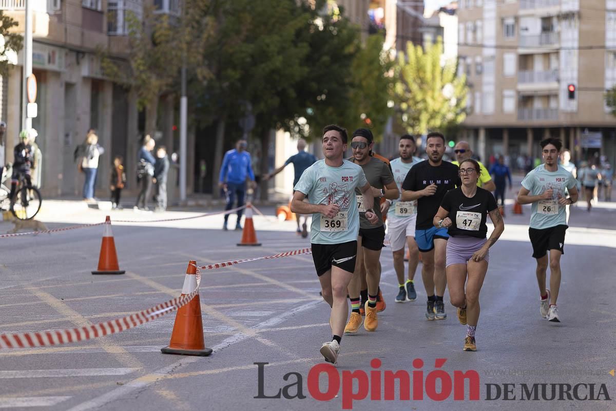 Carrera '10K Assota por ti' en Caravaca (salida y giro primera vuelta)