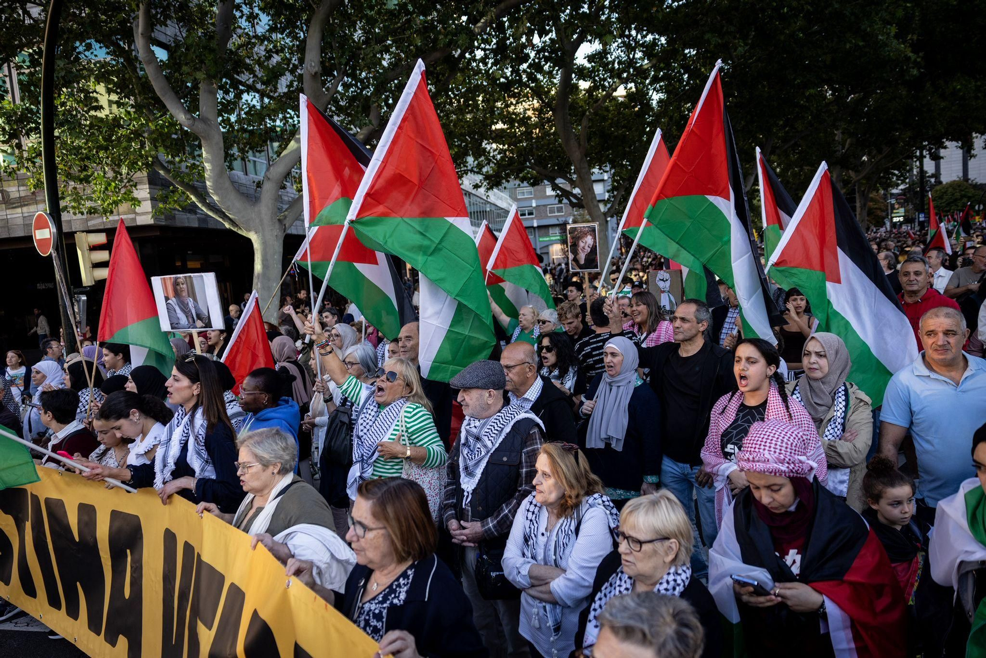 En imágenes | Zaragoza clama por el fin del genocidio en Gaza