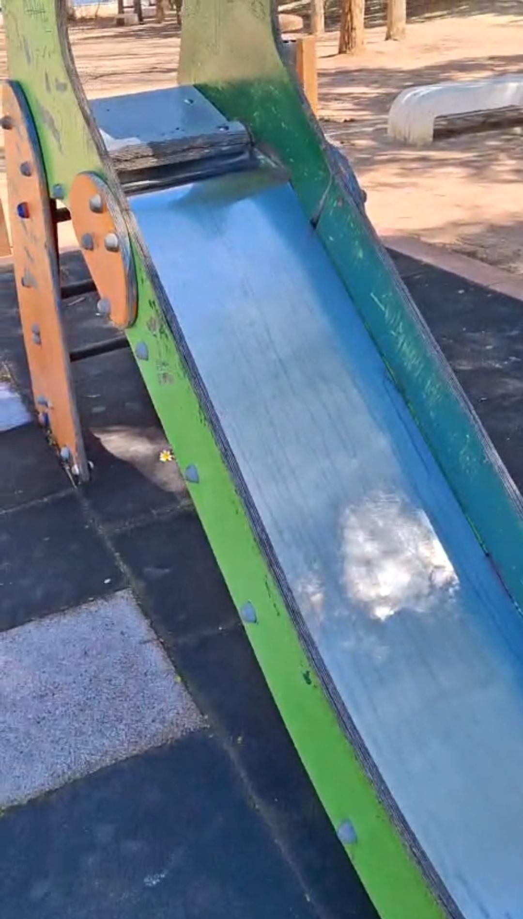 Deficiencias en parques infatiles y zonas de juego de Orihuela