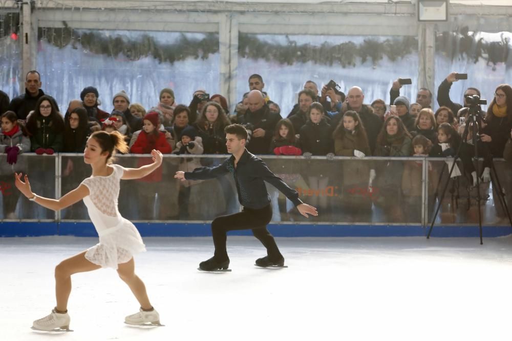 Exhibición de patinaje sobre hielo