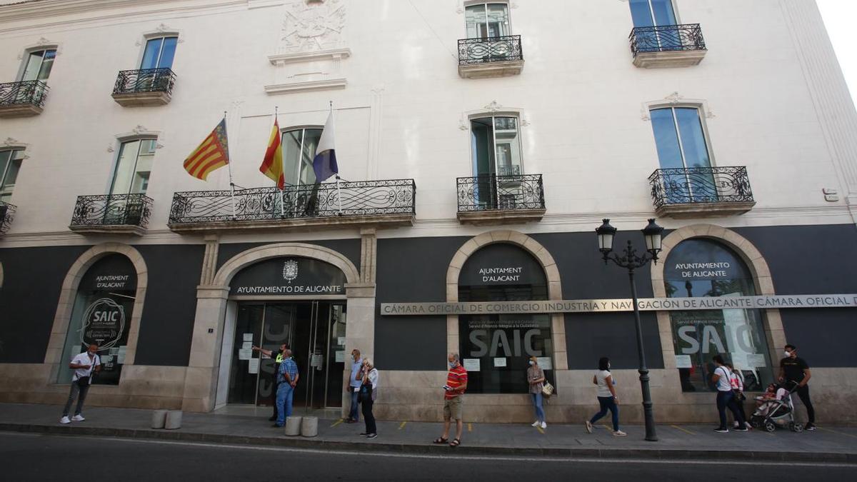 El antiguo Hotel Palas, sede de servicios municipales y de varias concejalías desde 2014.