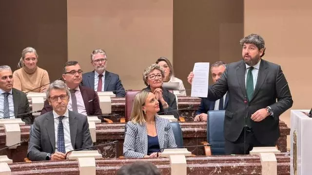 López Miras exige a Sabic un plan de recolocación para los trabajadores