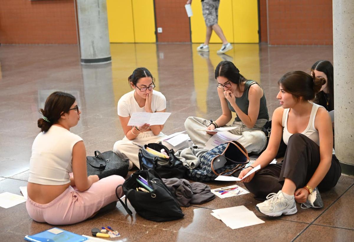 La Selectividad arranca en la UMH entre nervios e ilusión