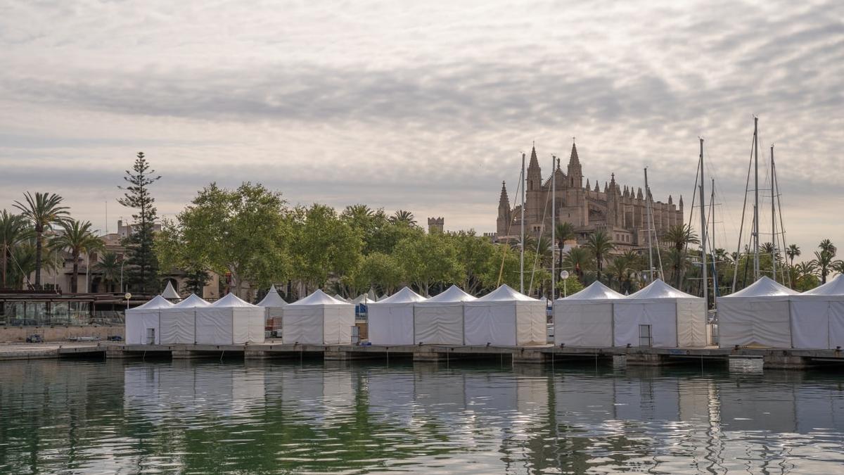 Montaje del Palma International Boat Show.