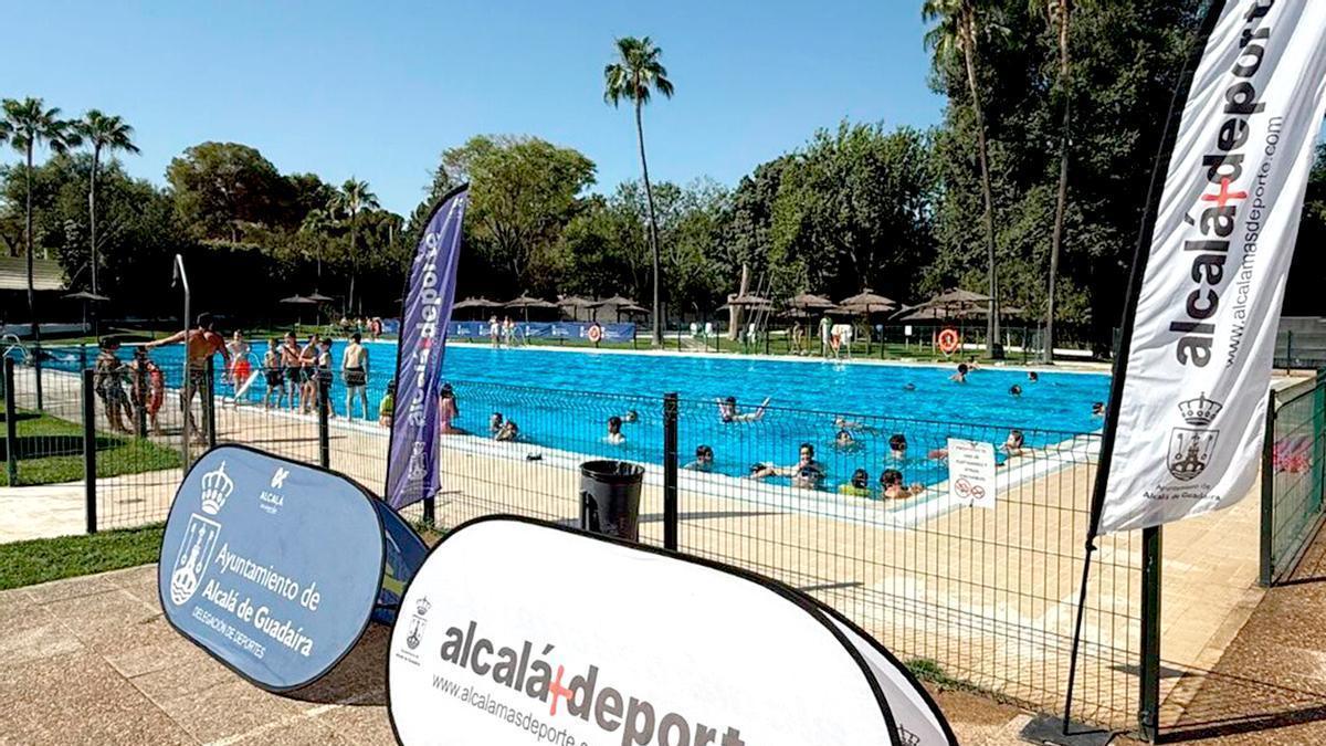 La piscina de San Juan de Alcalá de Guadaíra abre sus puertas.