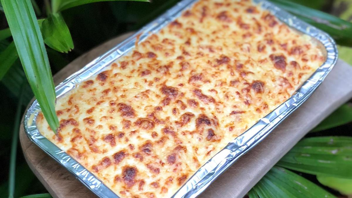 Una plata de canelons de Can Pericus acabats de gratinar.