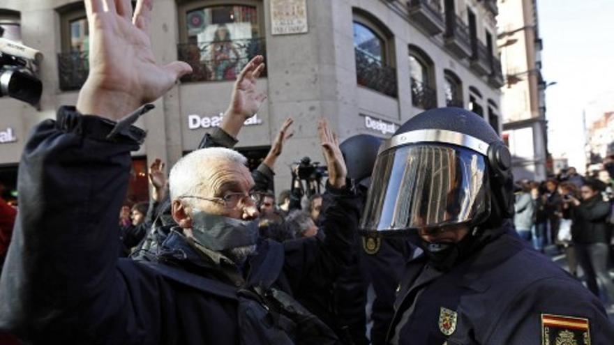 Miles de personas protestan contra ‘la ley mordaza’