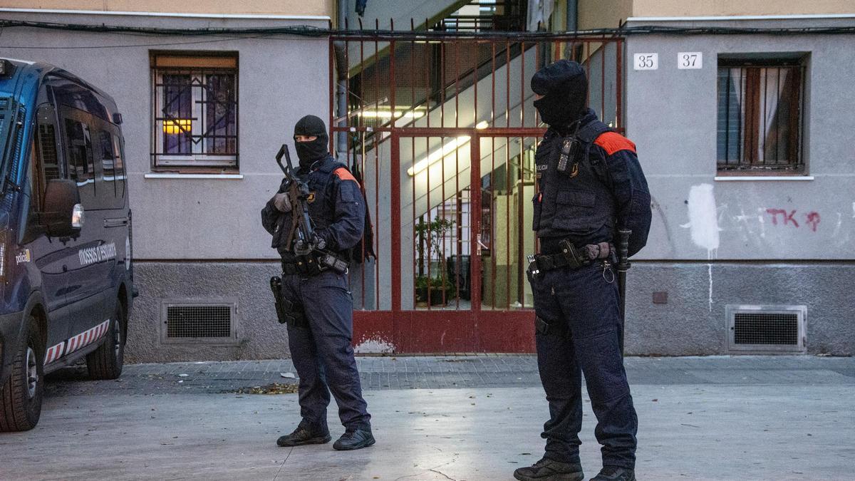 Intervención policial en el barrio de Sant Roc de Badalona en una imagen de archivo
