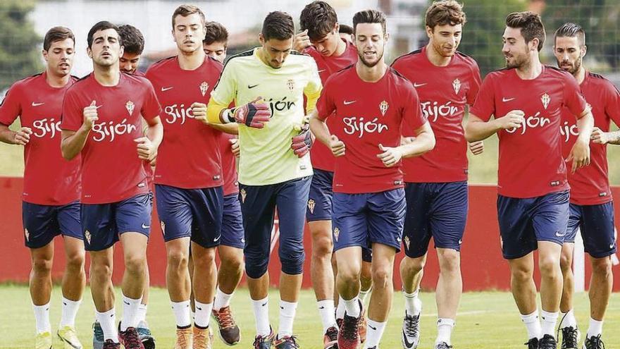 Los jugadores del Sporting, durante el entrenamiento de ayer.