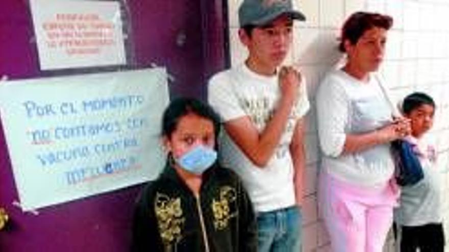 La gripe porcina desata el pánico entre los mexicanos